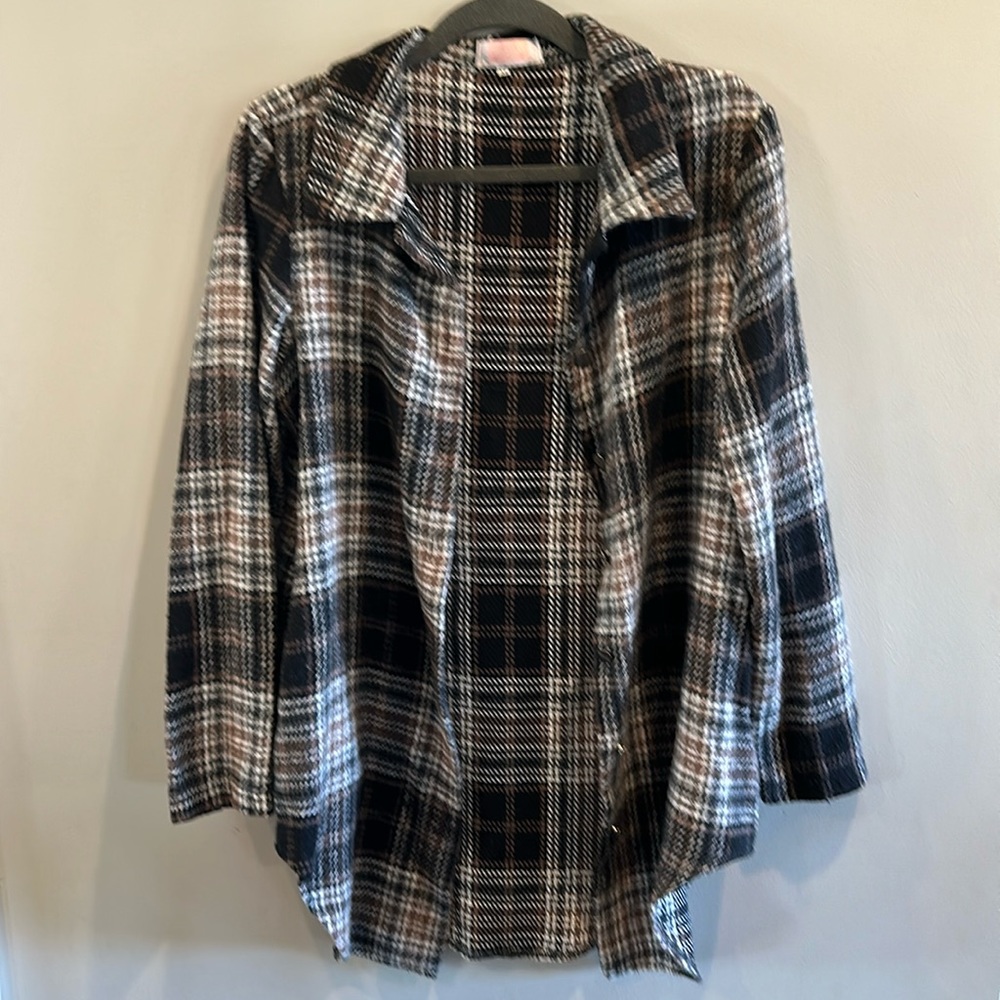 Women’s shacket size medium